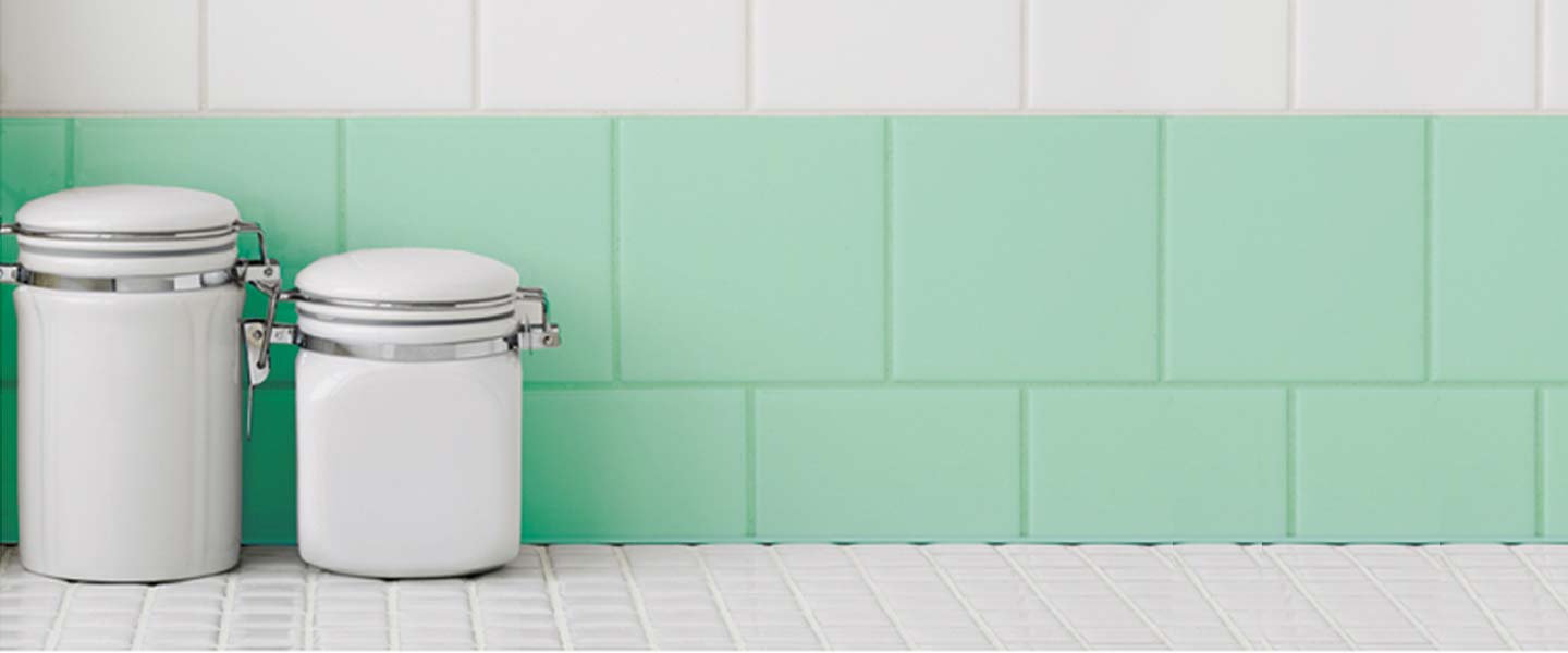 Cómo pintar azulejos de baño: trucos y consejos
